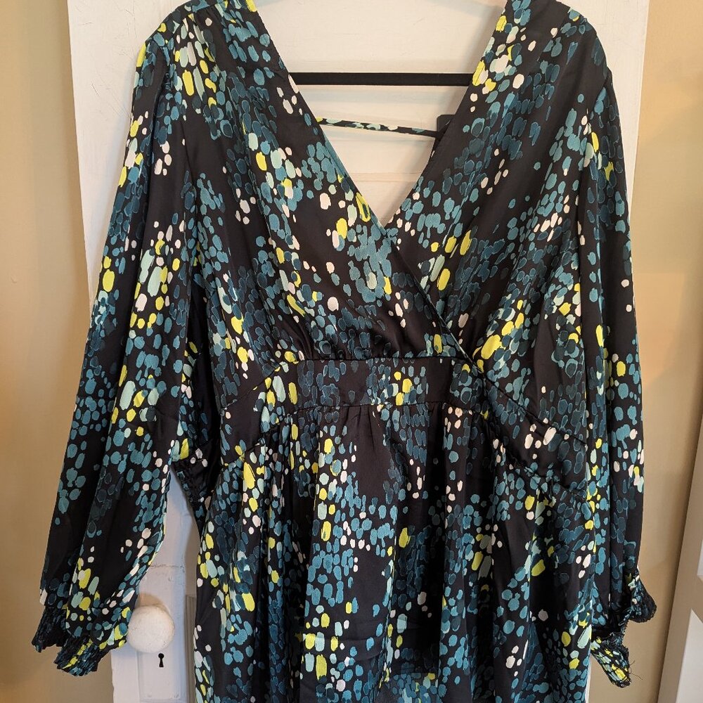 Torrid Satin Brushed Rain Dot Graphic Long Sleeve Top w/Cut-out Back - 4X/26